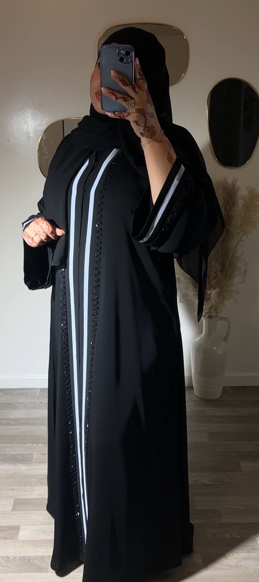 Abaya MALAK