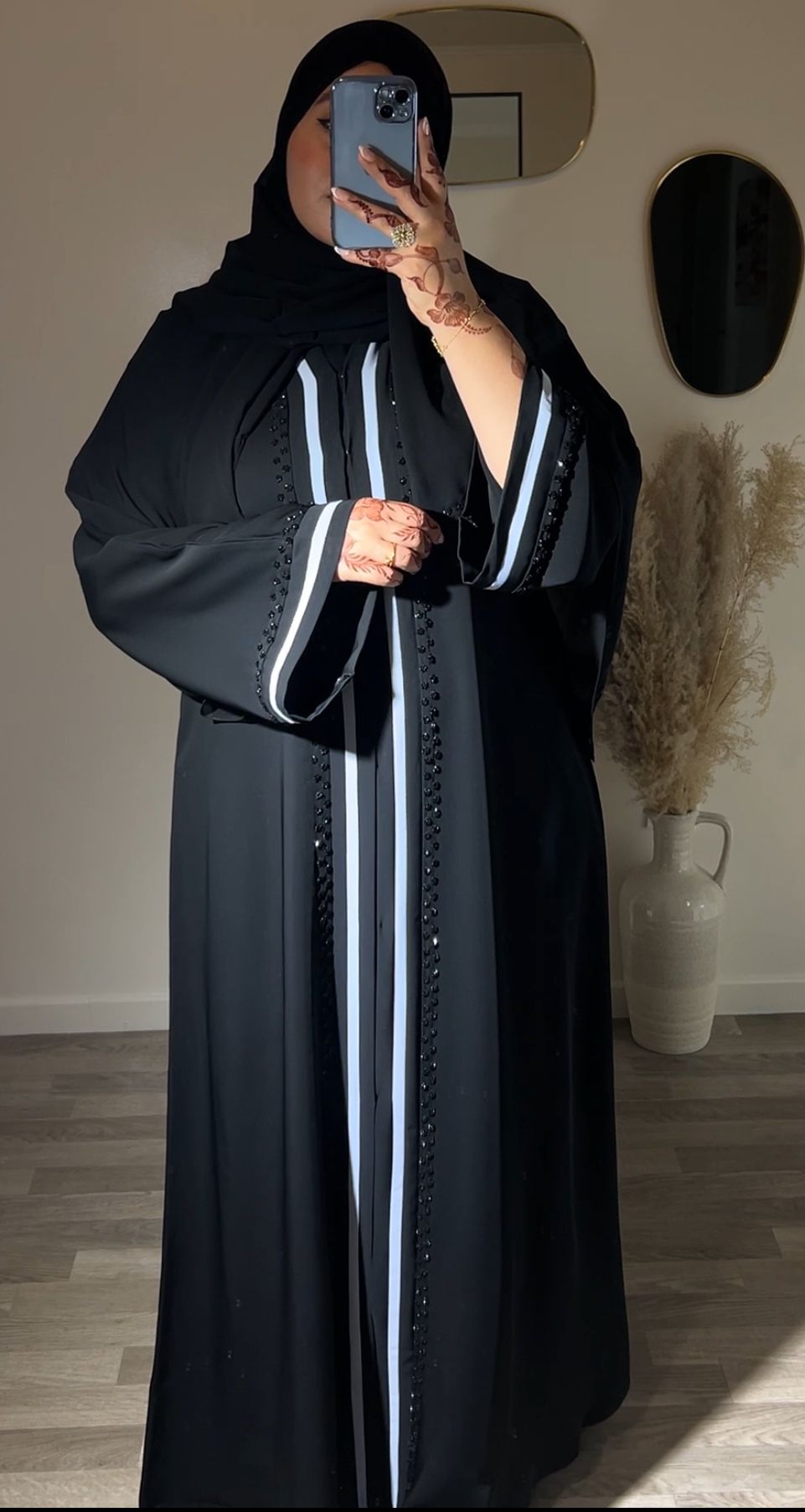 Abaya MALAK