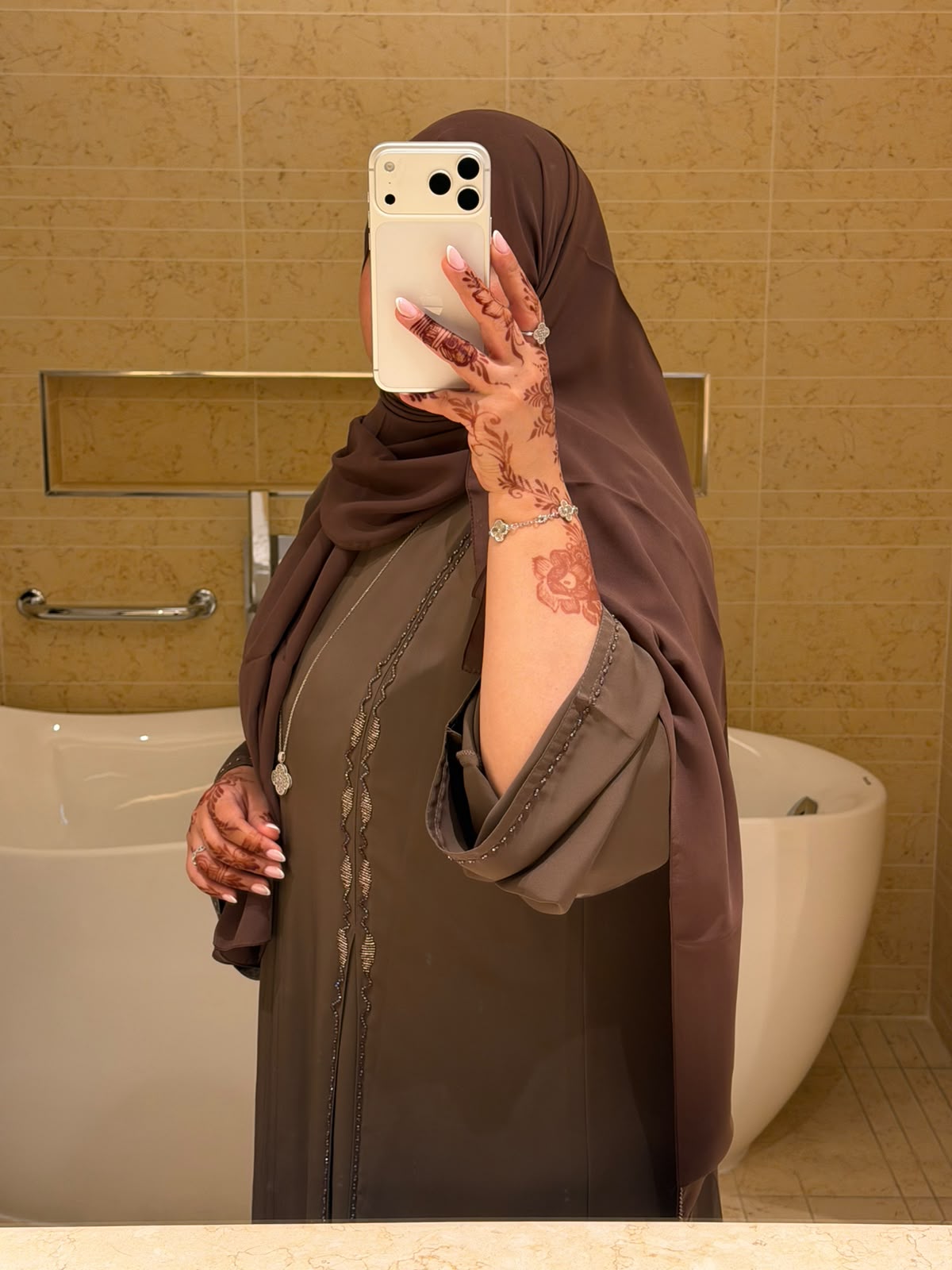 Abaya ABEER