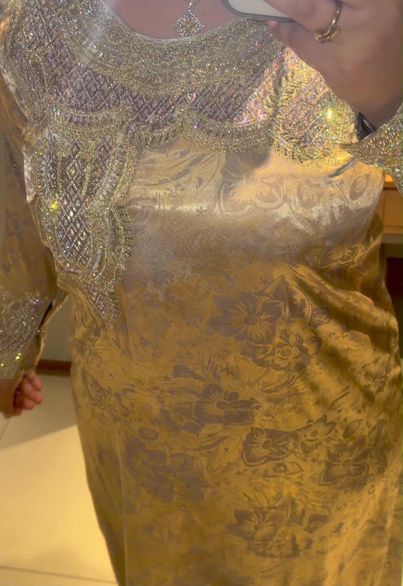 Mukhawar Emirati (Taupe)