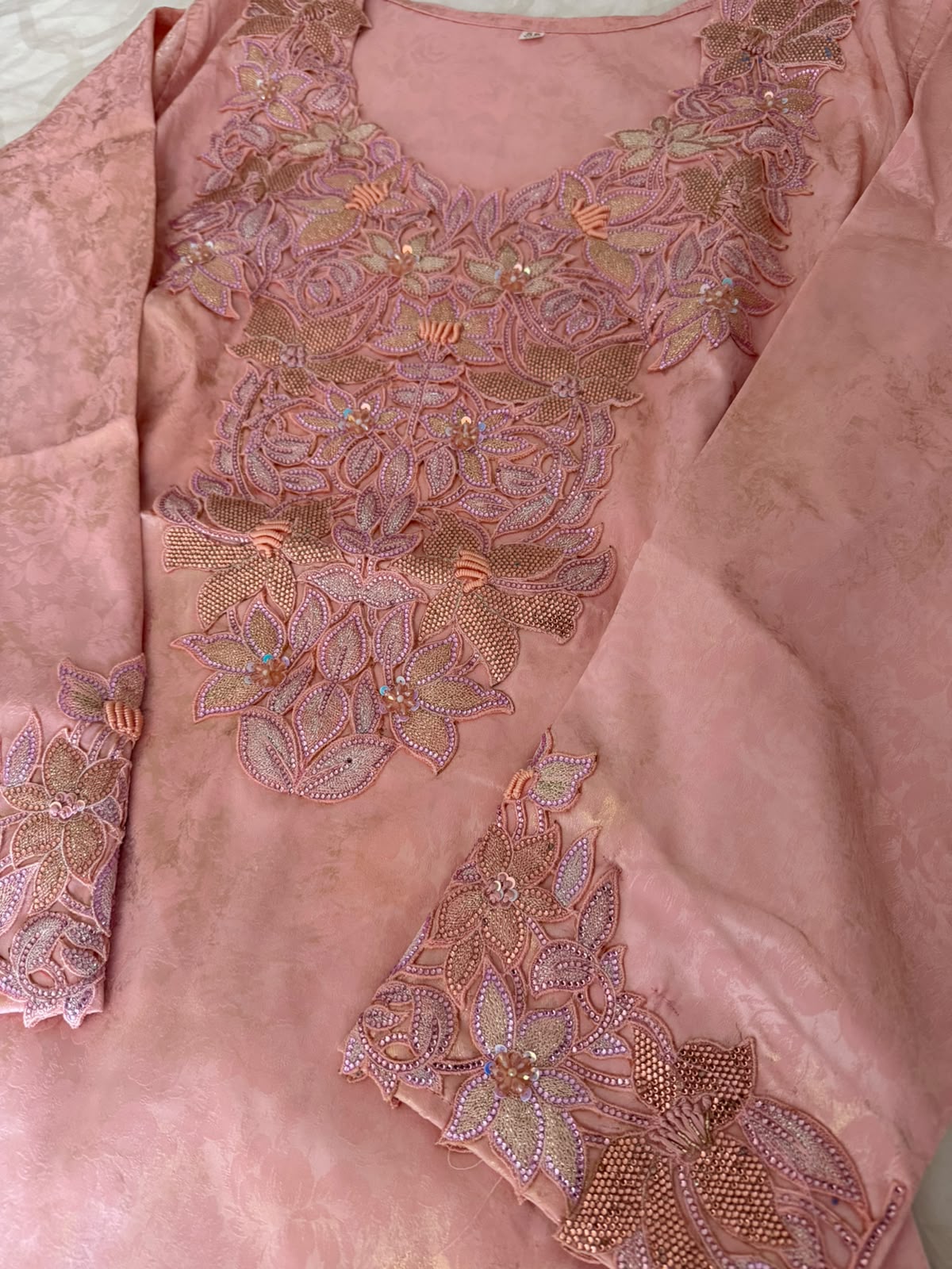 Mukhawar Emirati (rose)